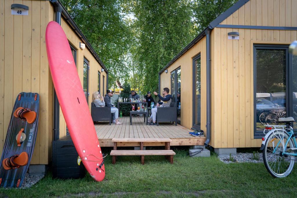 Pod Cyprysami - Surf & Family Resort Jastarnia Eksteriør billede